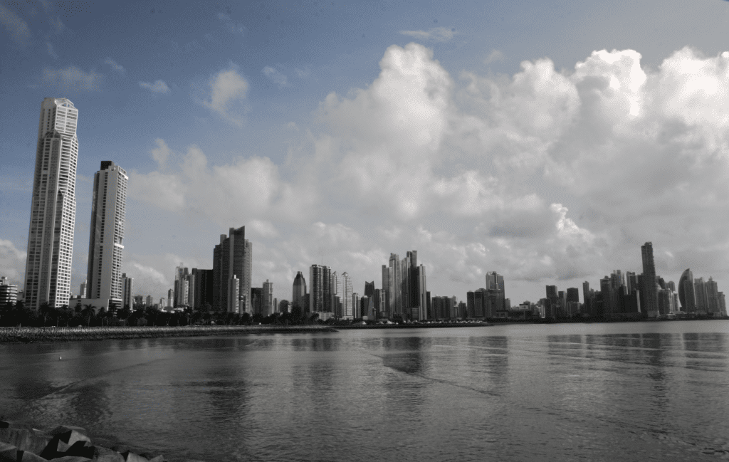 Panama City a jej mrakodrapy.