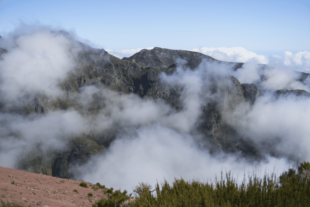 Turistika z Pico Arieiro na Pico Ruivo.