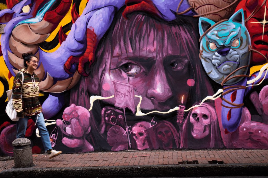 Street art v uliciach Bogoty, Kolumbia.
