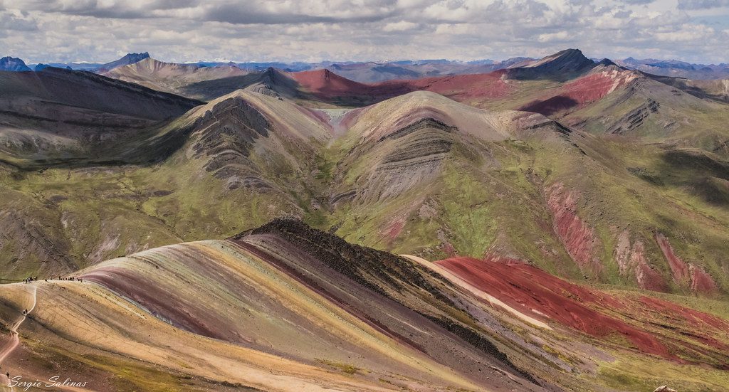 Takmer identický Palcoyo Mountain s Dúhovou horou.