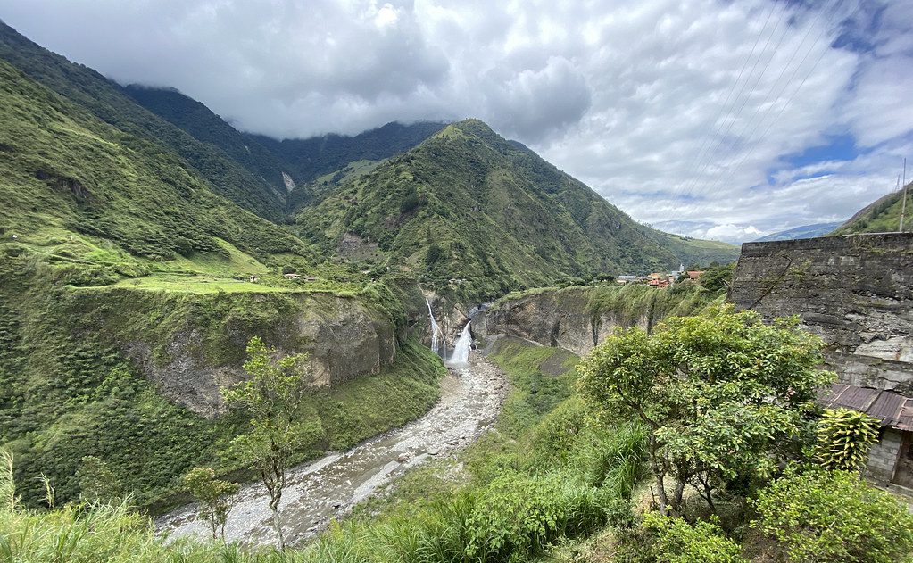 Cascada de Agoyan. 