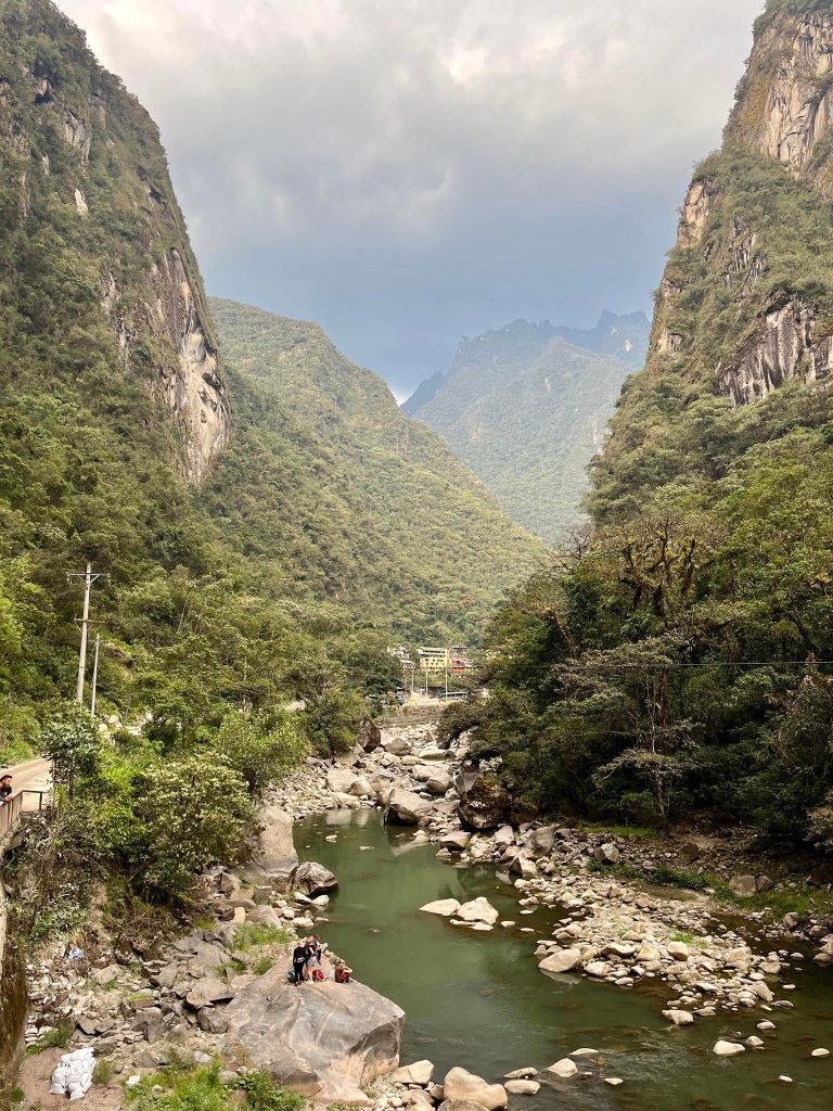 Aquas Calientes, dedinka pod Machu Picchu.