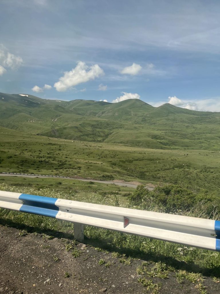 O tom ako sme cestovali po Arménsku stopom