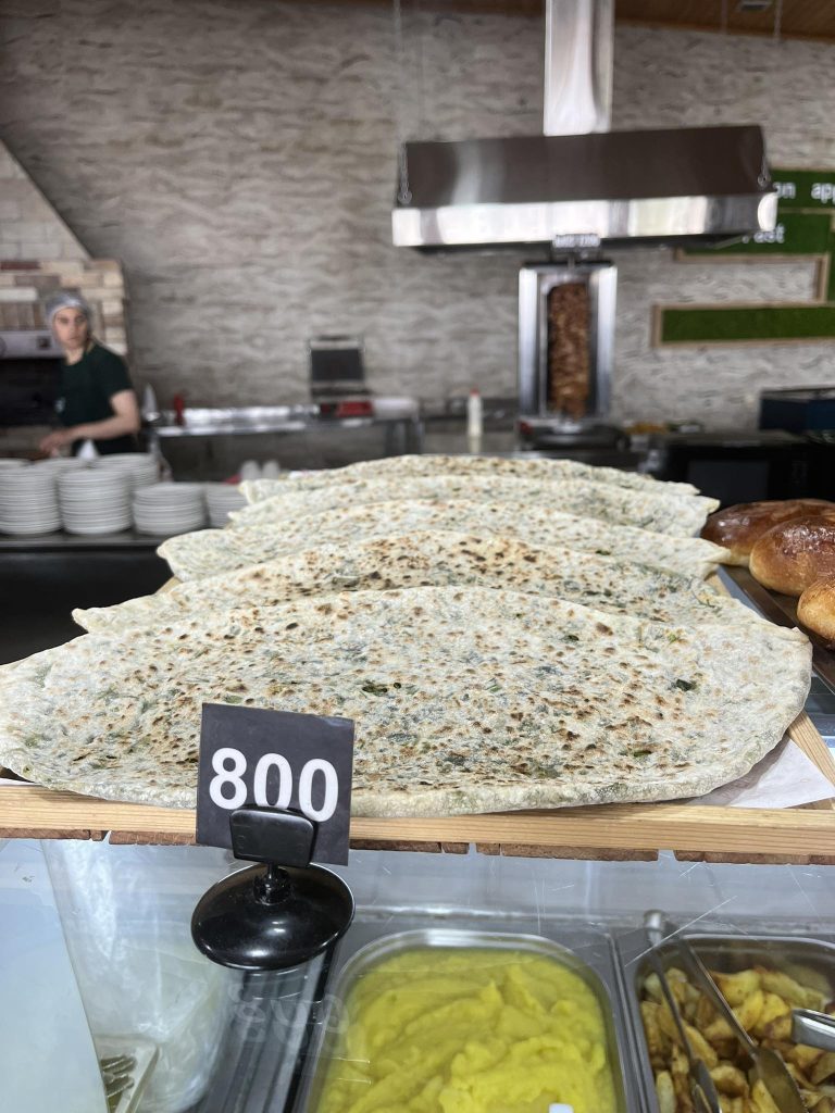 Lavash, tradičný arménsky chlieb.