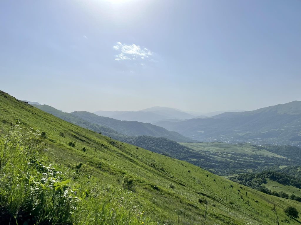6 túr v okolí dedinky Dilijan v Arménsku. 