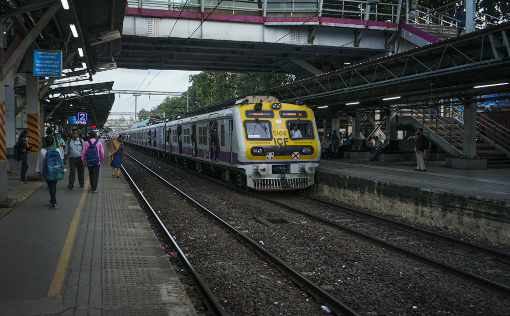 Vlaky sú v Indii najrýchlejší spôsob dopravy.