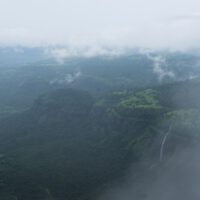 Lonavala je malá dedinka 106 kilometrov od Bombaja.