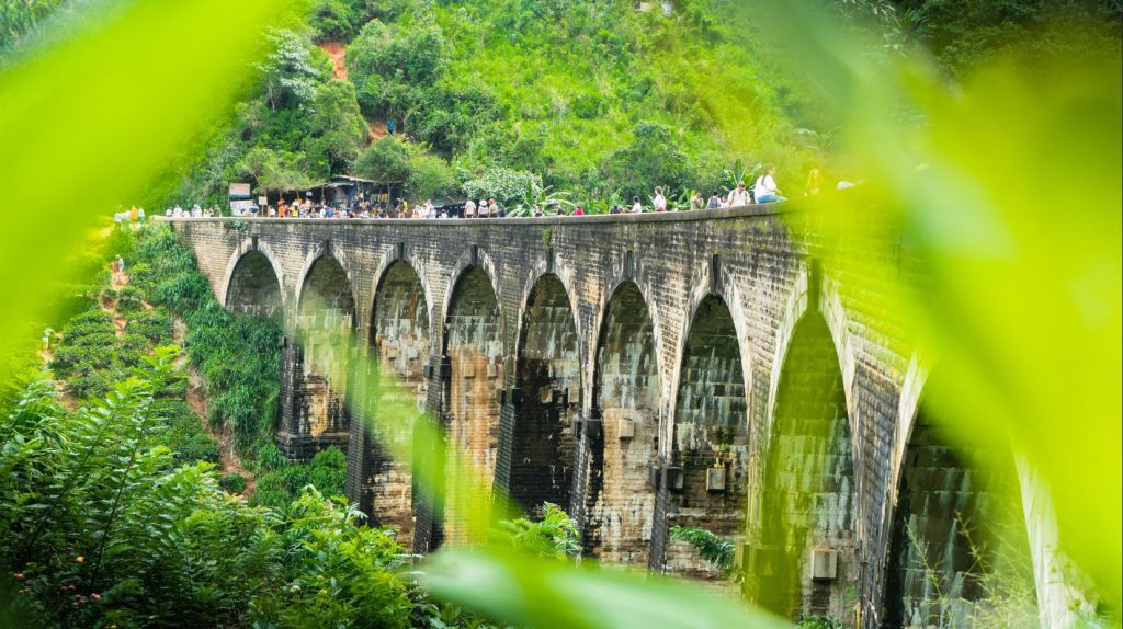 9 arches bridge na Sri Lanke v meste Ella. 