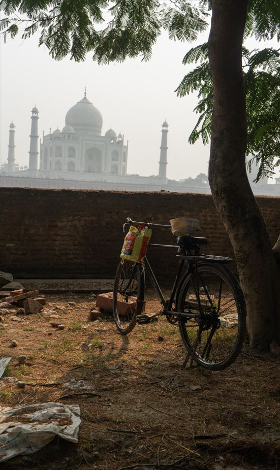 Všetky zaujímavé miesta obnášajú aj výhľad na Taj Mahal.