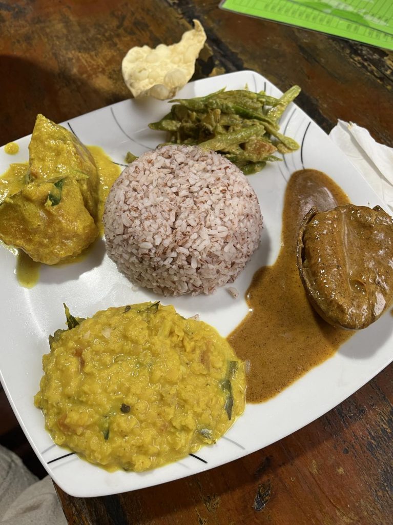 Najtradičnejšie jedlo Sri Lanky - ryža s kari.