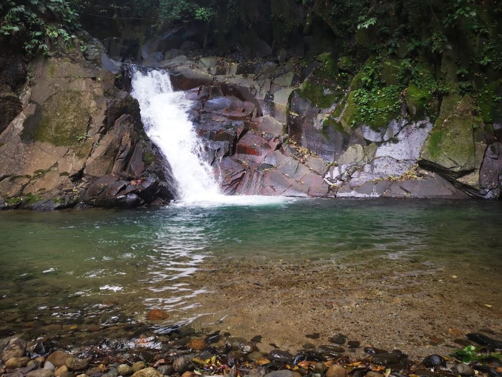 Pozo Azul, malý vodopád neďaleko El Valle de Anton. 