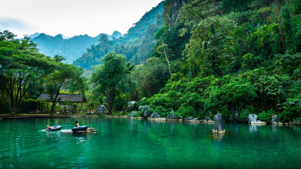 Blue lagoon 4 neďaleko mesta Vang Vieng v Laose.