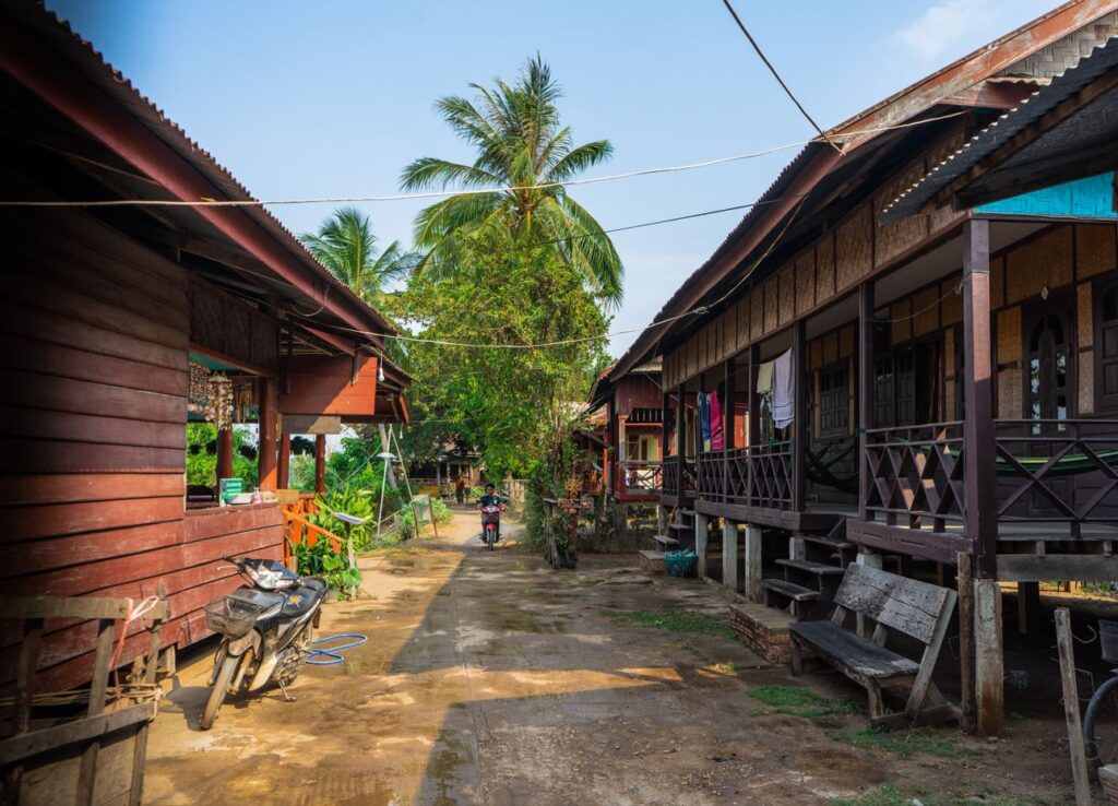 V tomto článku sa pozrieme aj sem, na miesto známe ako 4000 ostrovov v južnom Laose.