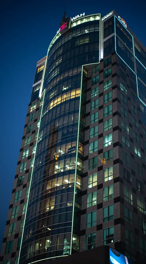 Ako si užiť návštevu Ho Chi Minh City vo Vietname 12 Moderná architektúra Ho Chi Minh City.