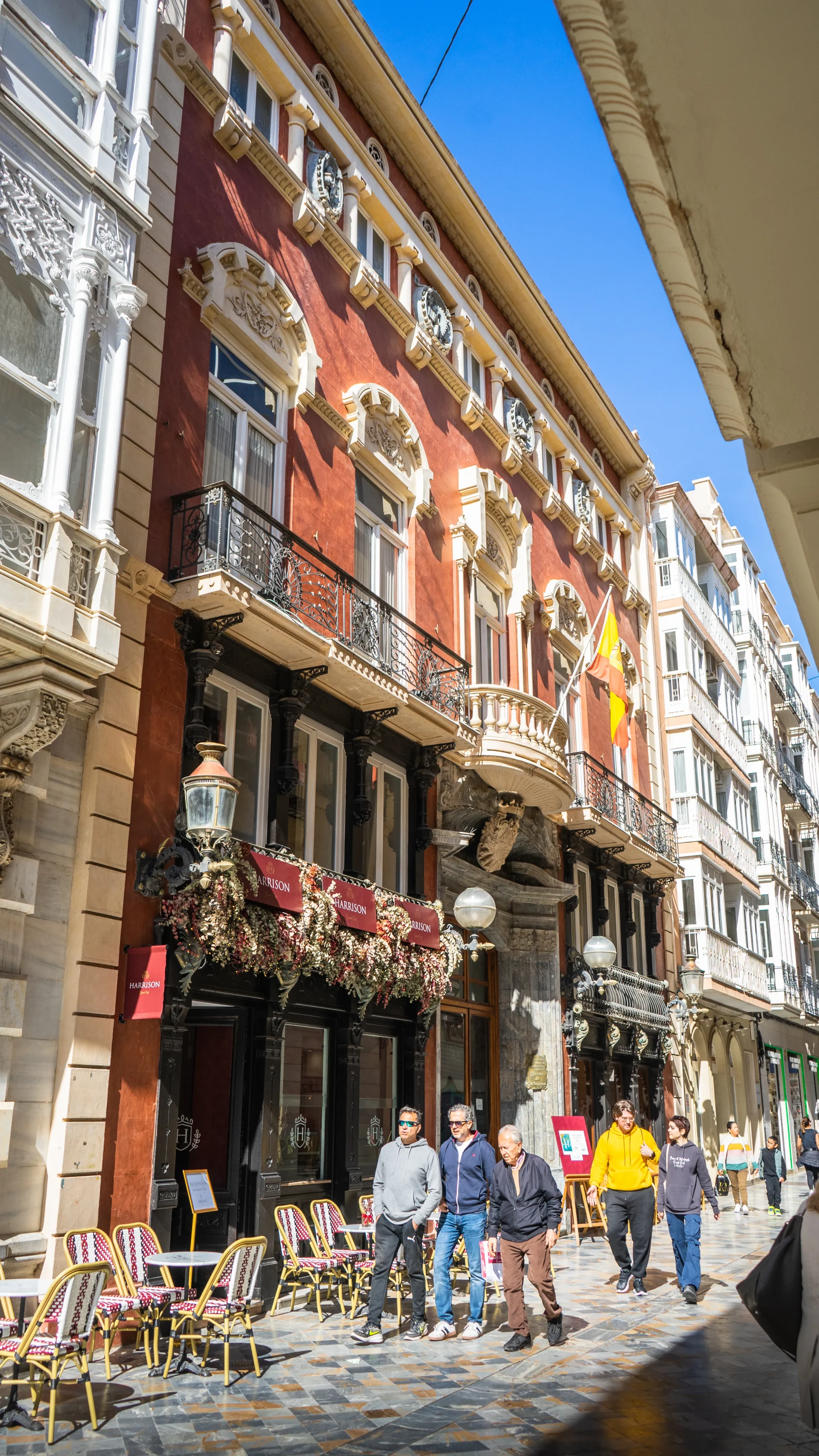 Cartagena, Španielsko: 19 vecí, čo vidieť 8 Budova kasína na Calle Mayor v Cartagene.