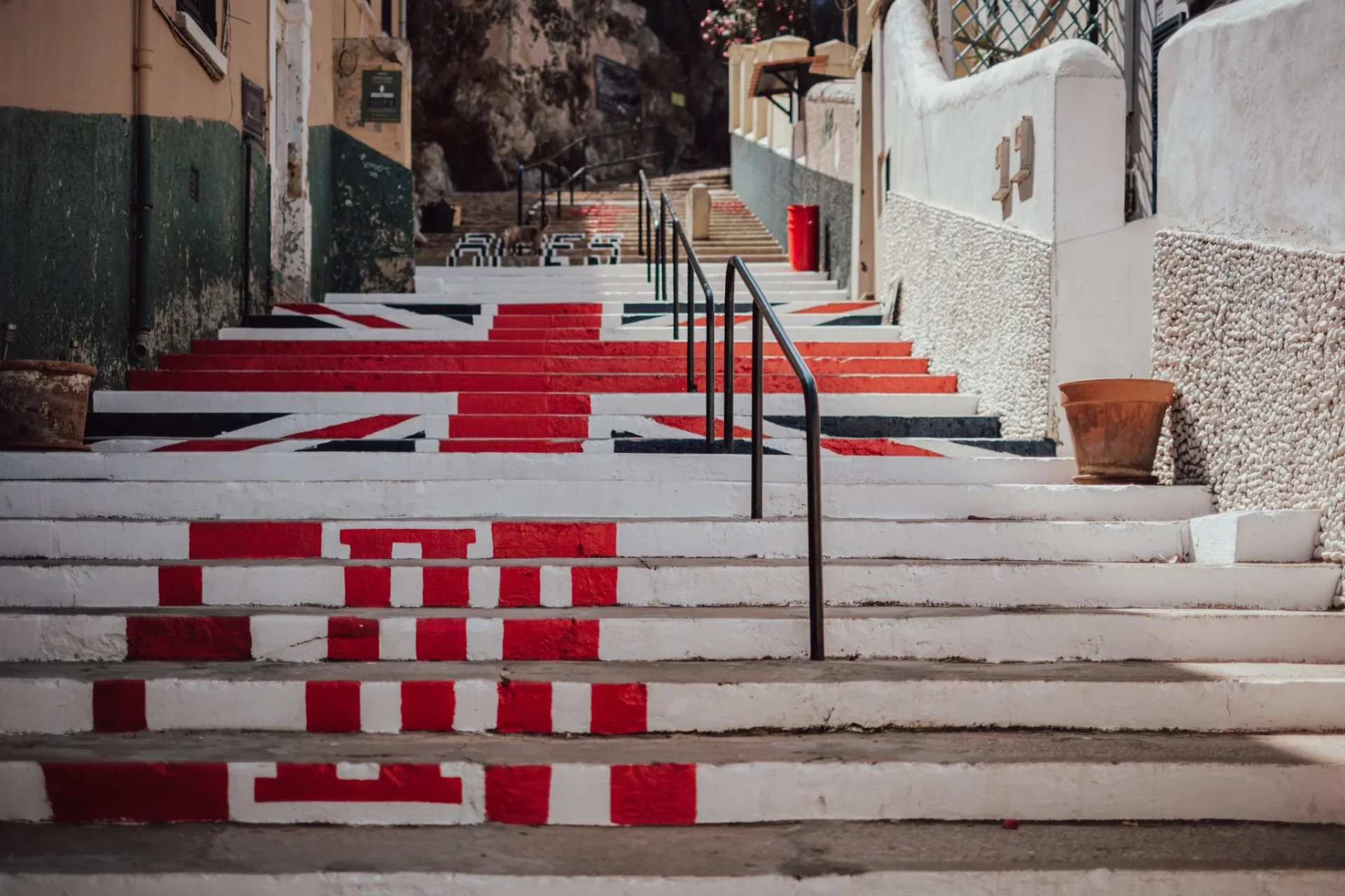 Gibraltár: 21 vecí, čo vidieť za jeden deň 28 Schody na počet referenda, ktoré ovládla Británia - Gibraltár.