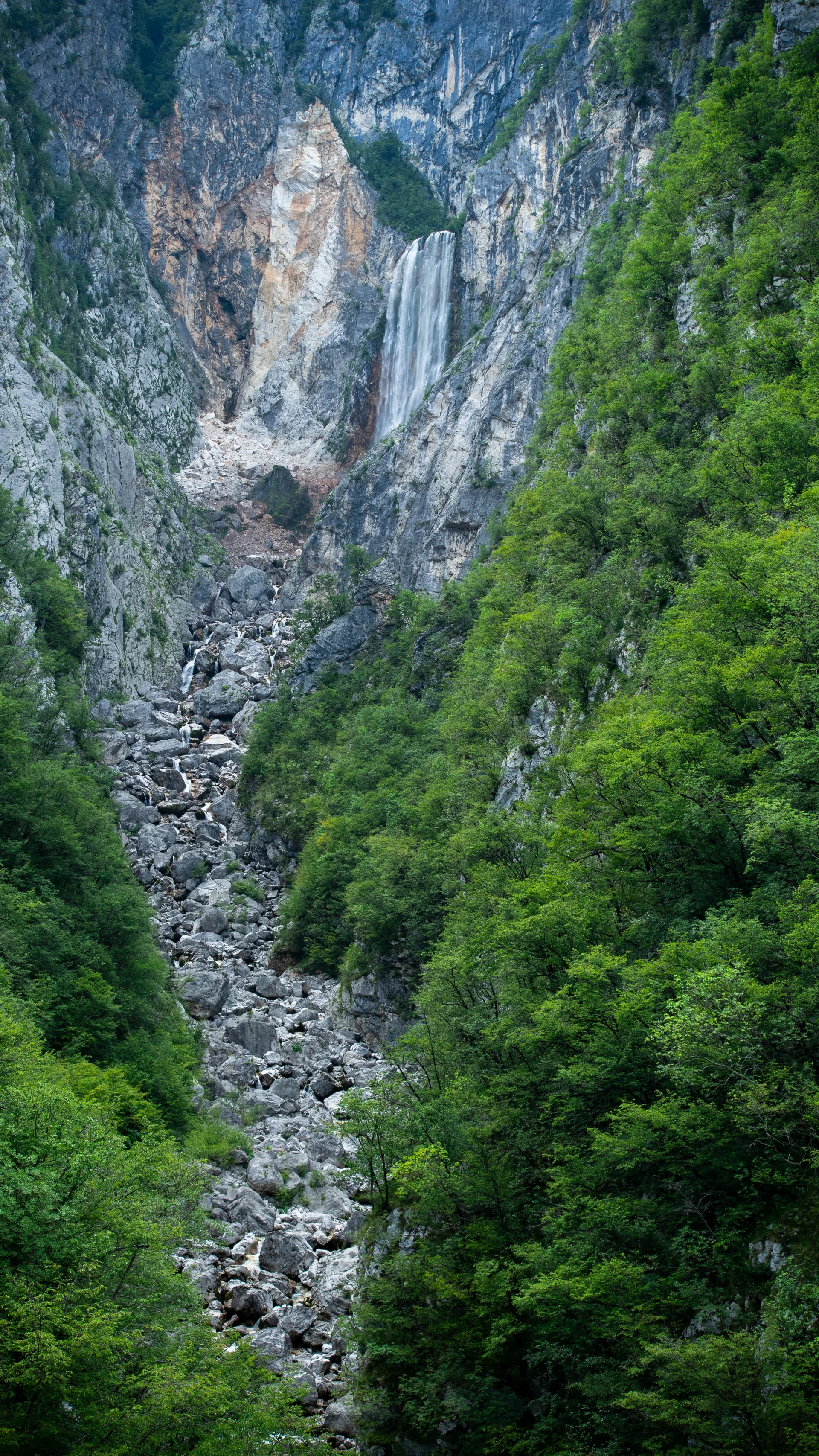 Bovec - 13 vecí, čo zažiť v doline Soče 12 Boka - vodopád, čo treba zažiť v doline Soče.