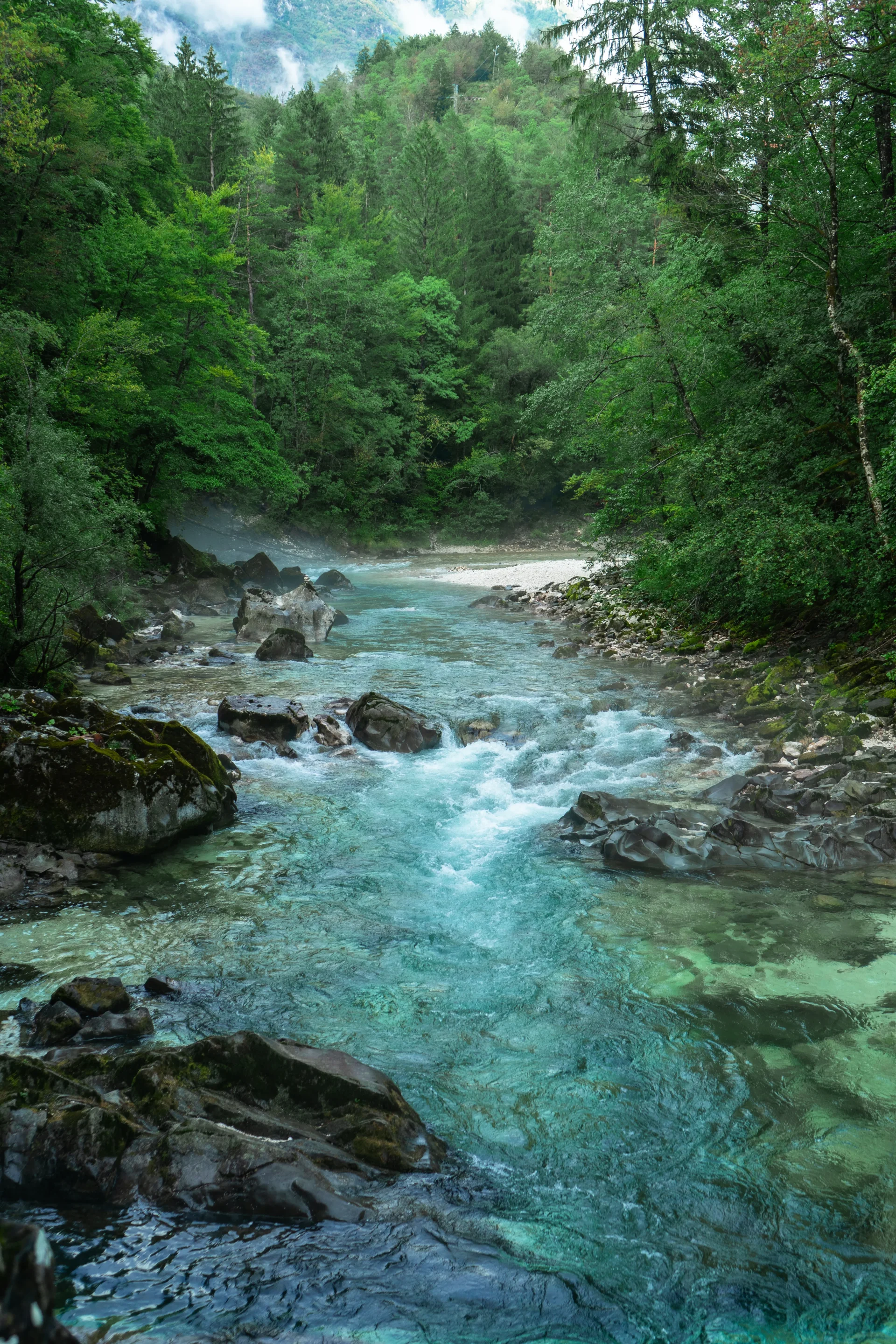 Bovec - 13 vecí, čo zažiť v doline Soče 7 Alpská rieka Soča, Bovec.